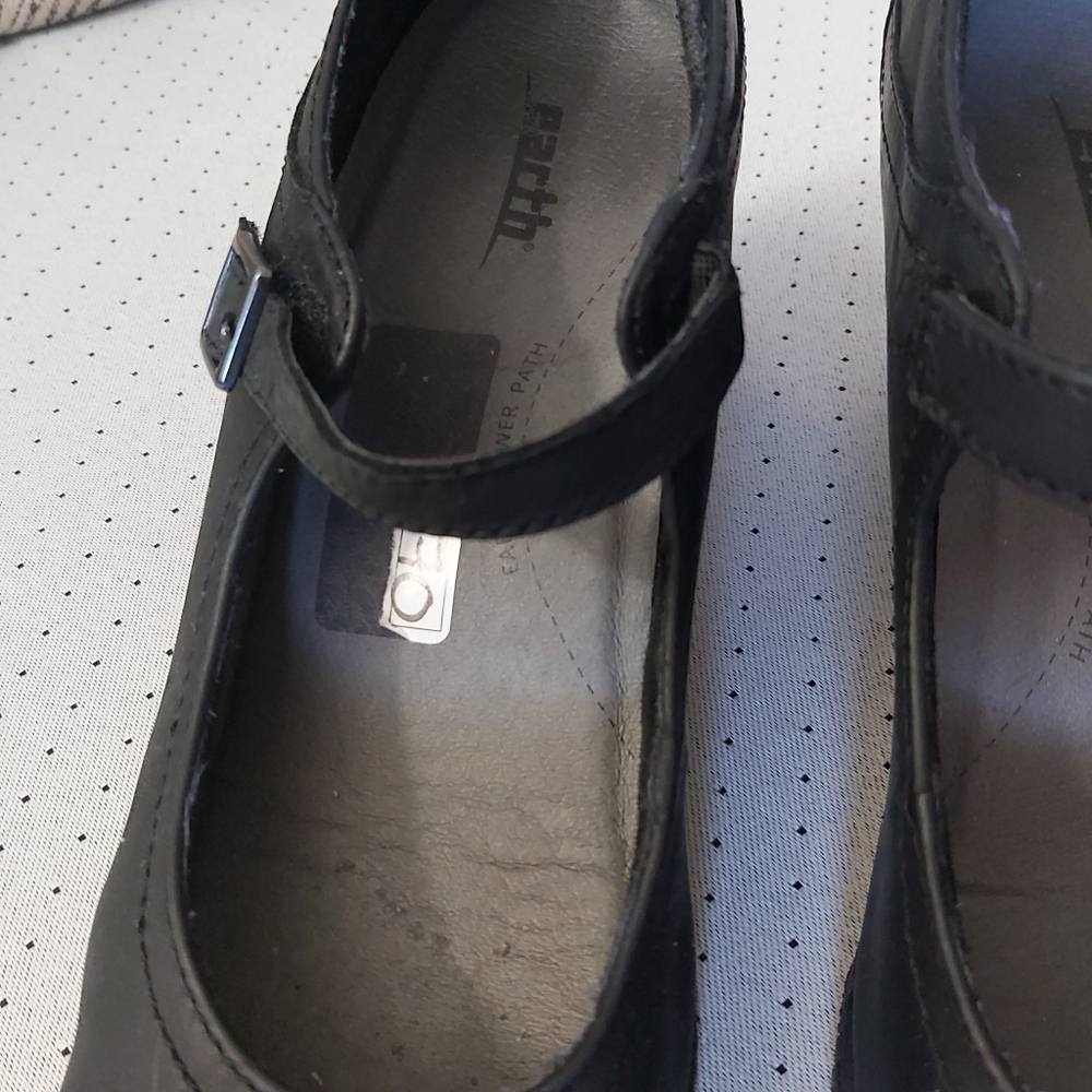 Earth Black Mary Jane Wedge Pumps - Picture 8 of 16